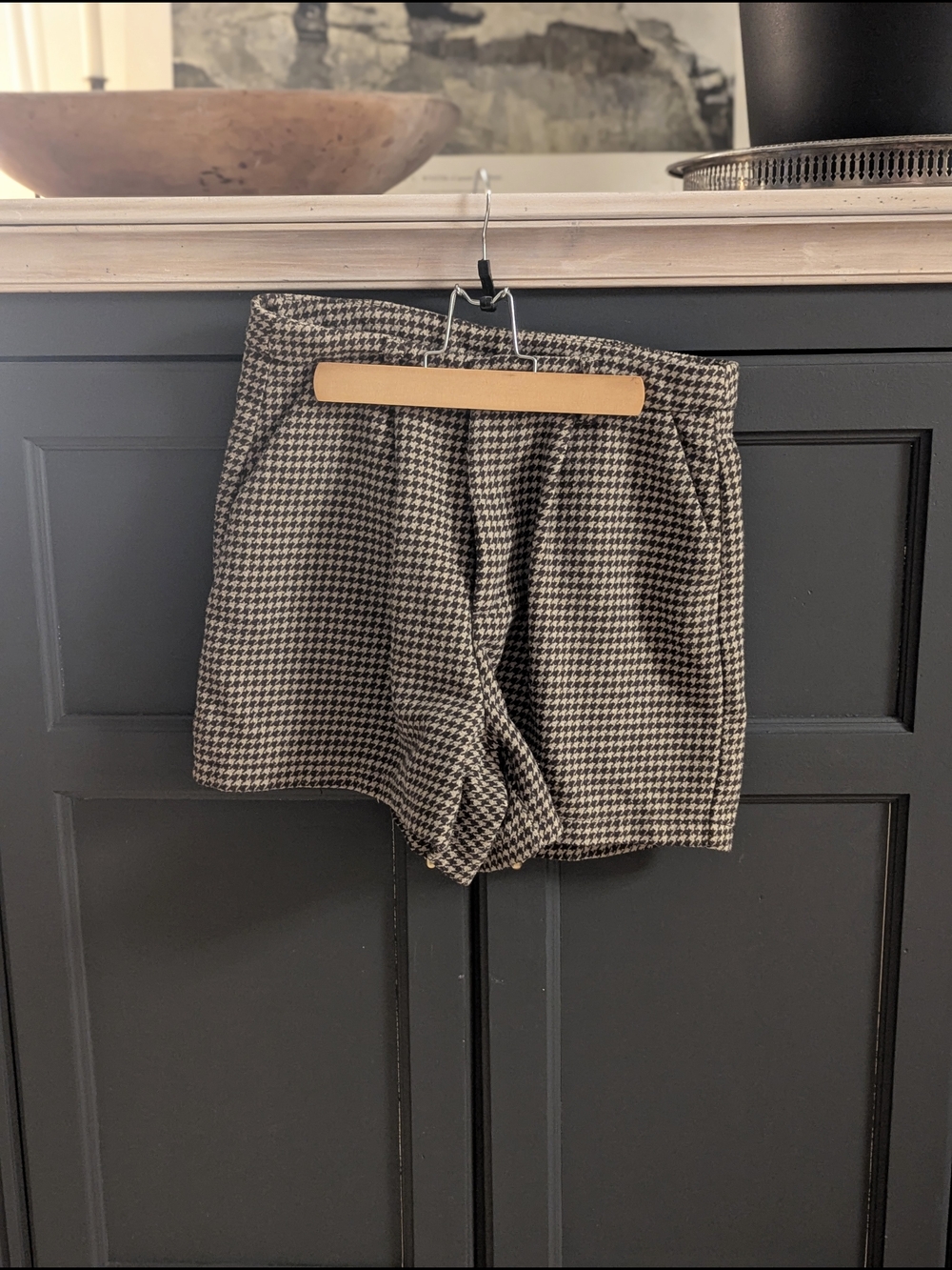 Talulah Houndstooth High-Waisted Pleated Shorts - Size L Brown